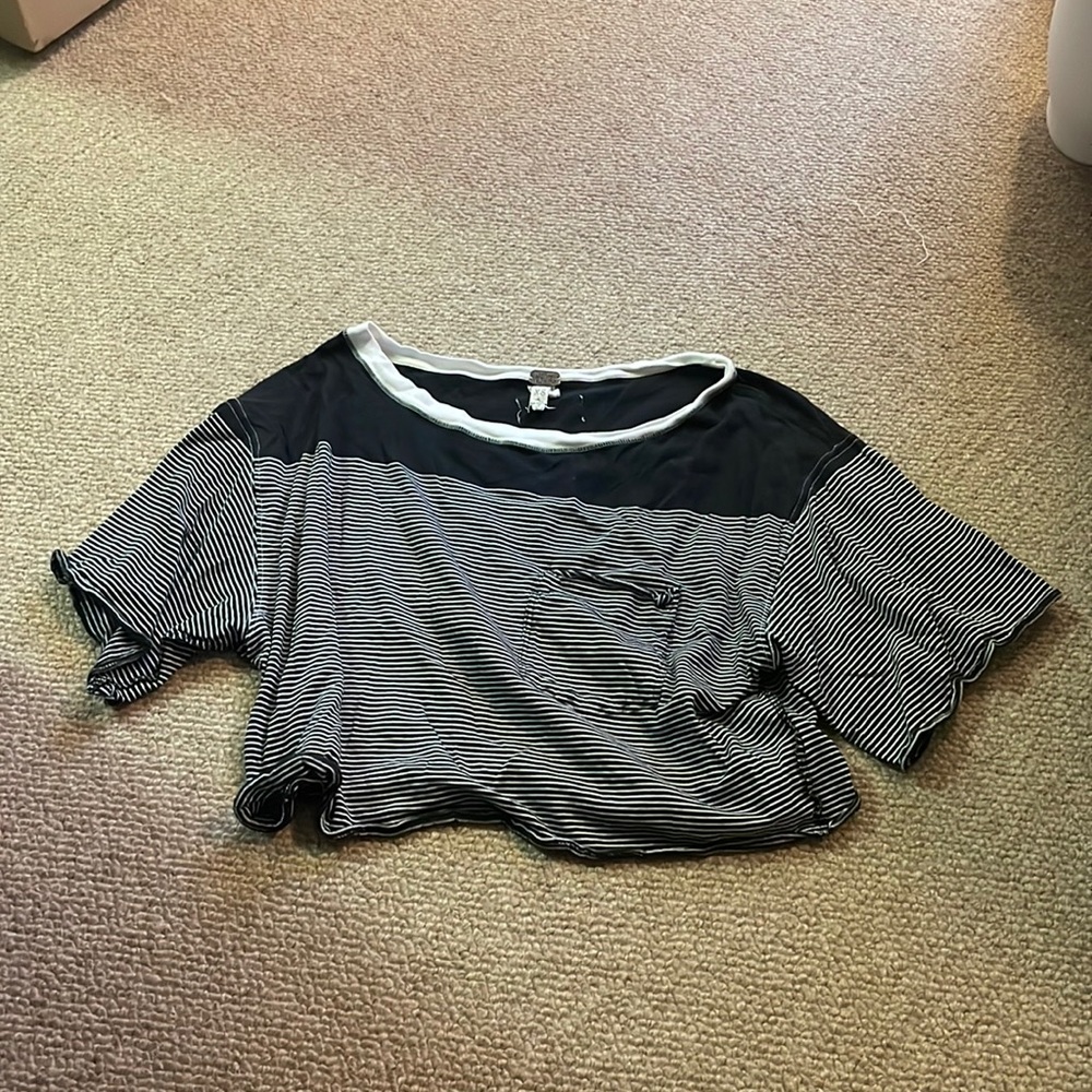 We the free XS oversized crop top striped black and white